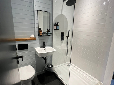 漂流记酒店主图