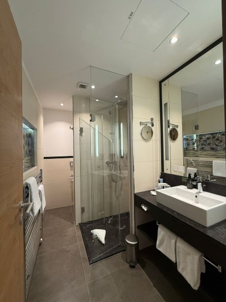 Kaisergarten酒店代德斯海姆-浴室