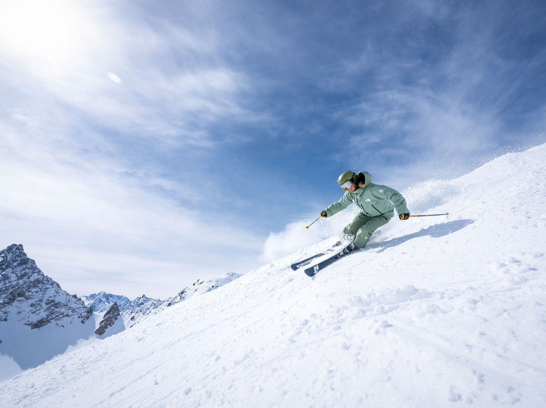 New Generation Ski & Snowboard School - La Tania-La Tania必去景点