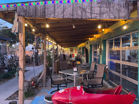 Low-Key Hideaway主图