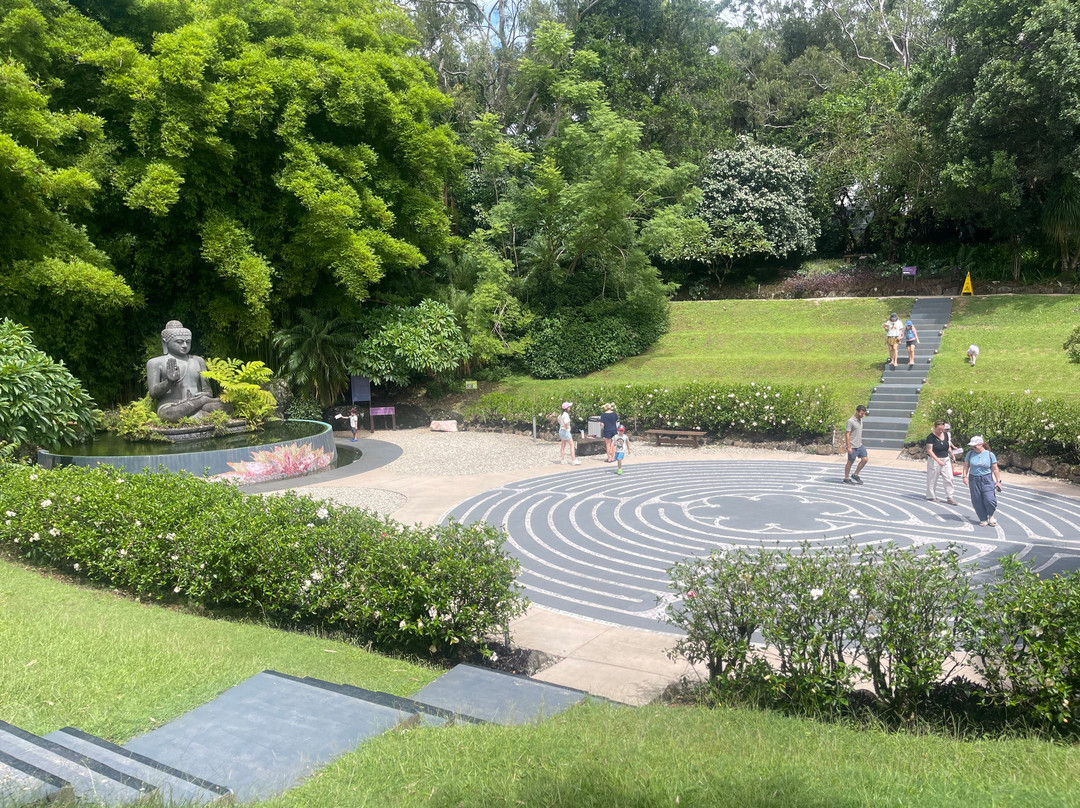 Crystal Castle & Shambhala Gardens-Montecollum必去景点