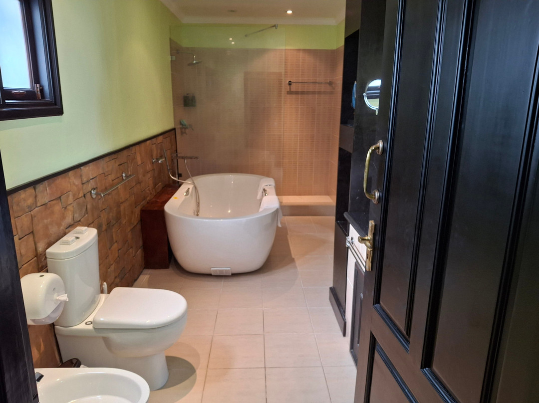 绿洲餐厅酒店和水疗中心主图