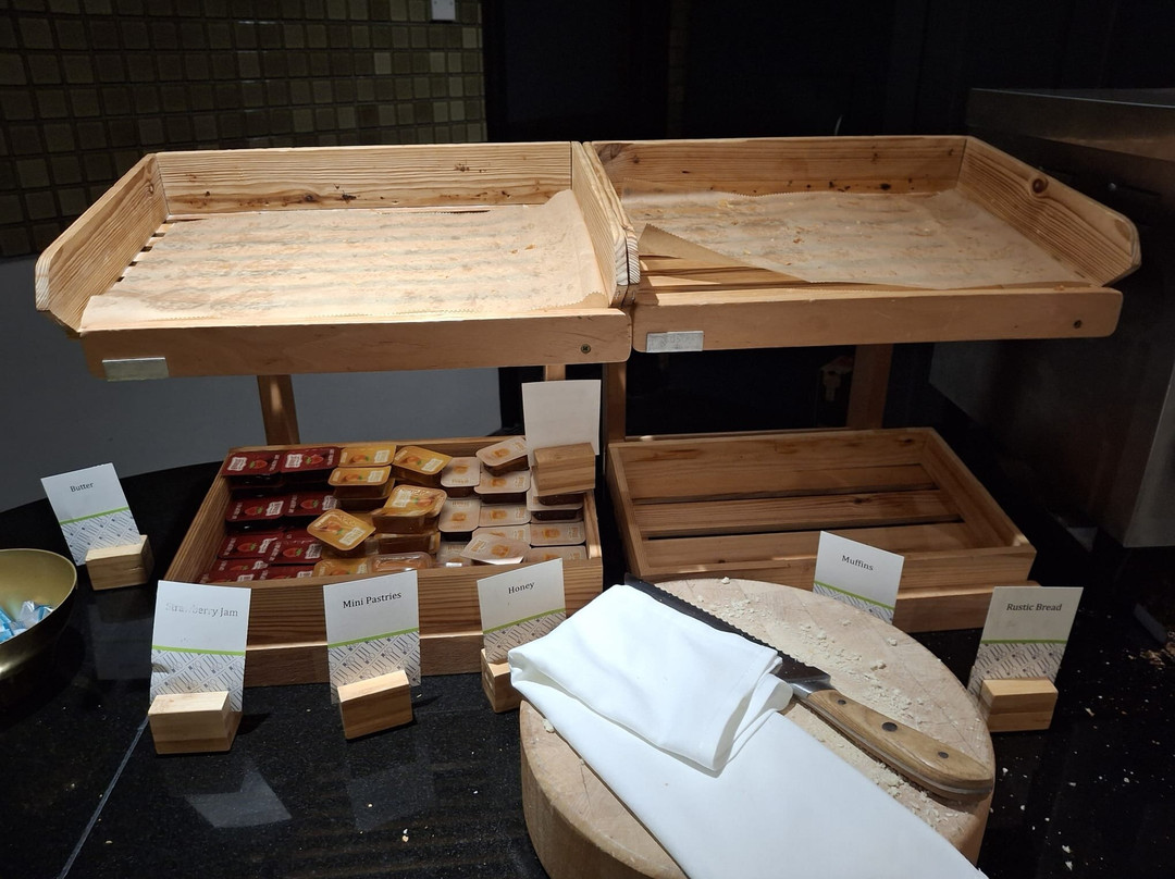 北纽伯里希尔顿逸林酒店主图