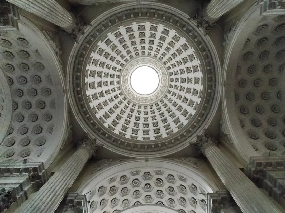 Parrocchia di S. Maurizio-因佩里亚必去景点