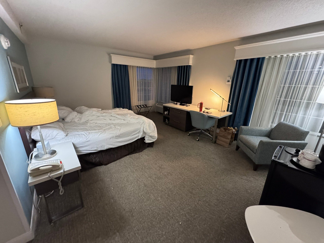 Crowne Plaza Suites 匹兹堡南主图