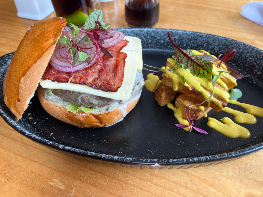 Mi Chola Restaurant & Bar