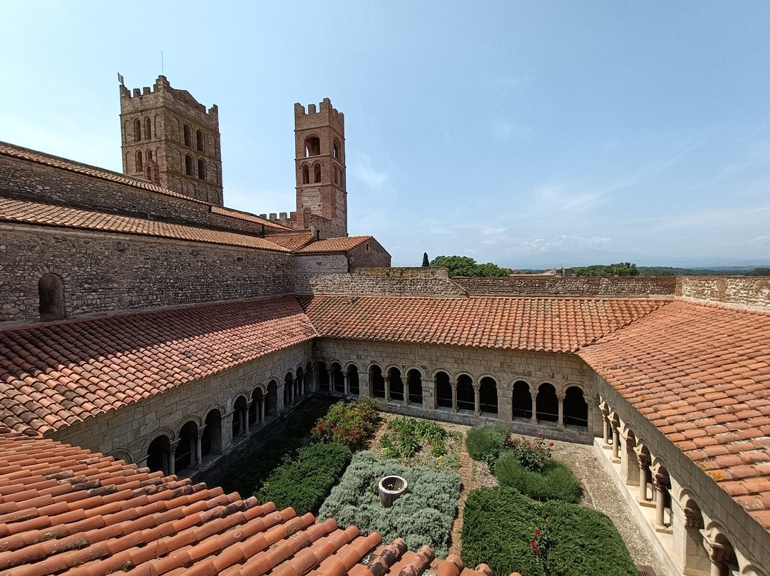 Elne Cathedral and Cloister-Elne必去景点