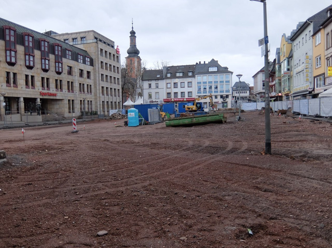 Kornmarkt mit Kornmarktbrunnen-巴特克罗伊茨纳赫必去景点
