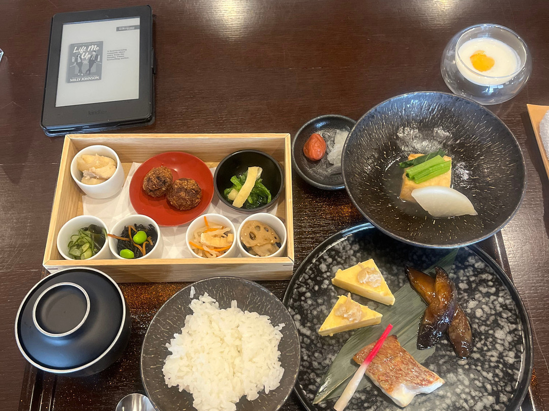 竹原盐场镇日本酒店主图