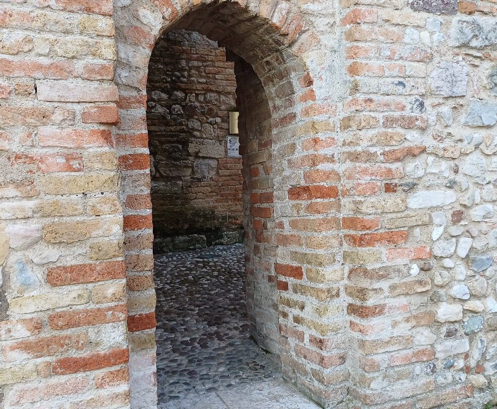 Castello di Desenzano-代森扎诺-德尔加达必去景点