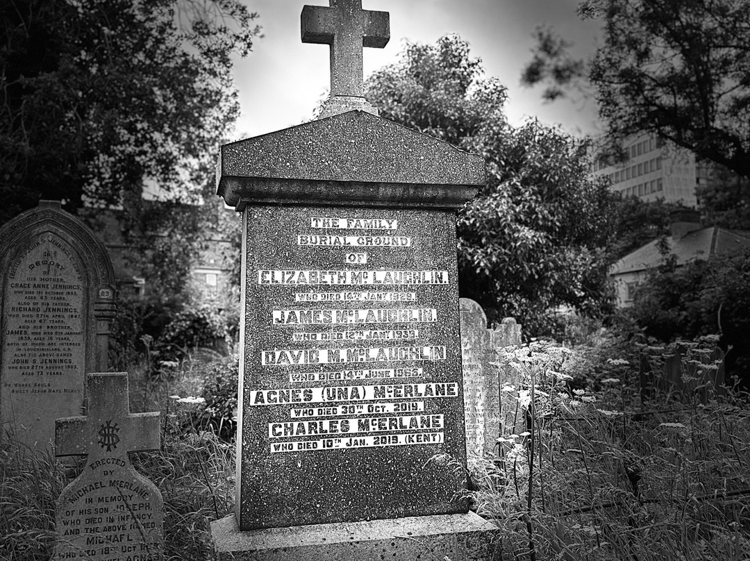 Friar's Bush Graveyard Cemetery Tours-贝尔法斯特必去景点
