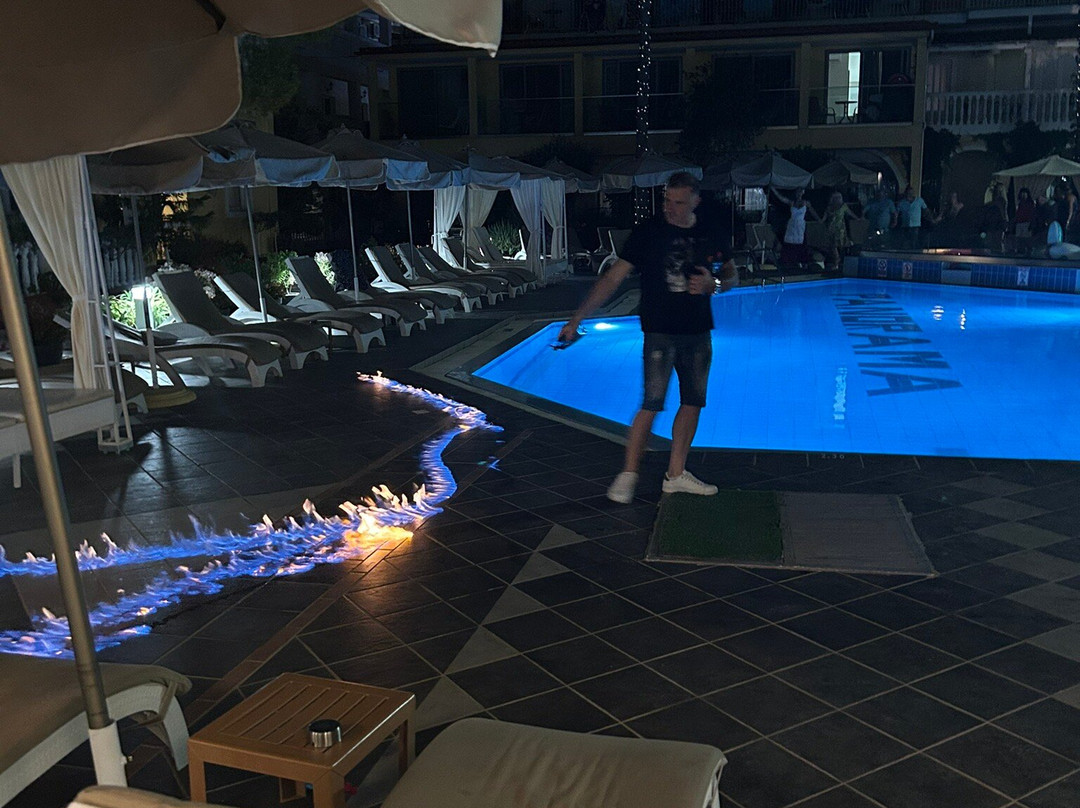 Panorama Studios Apartments主图