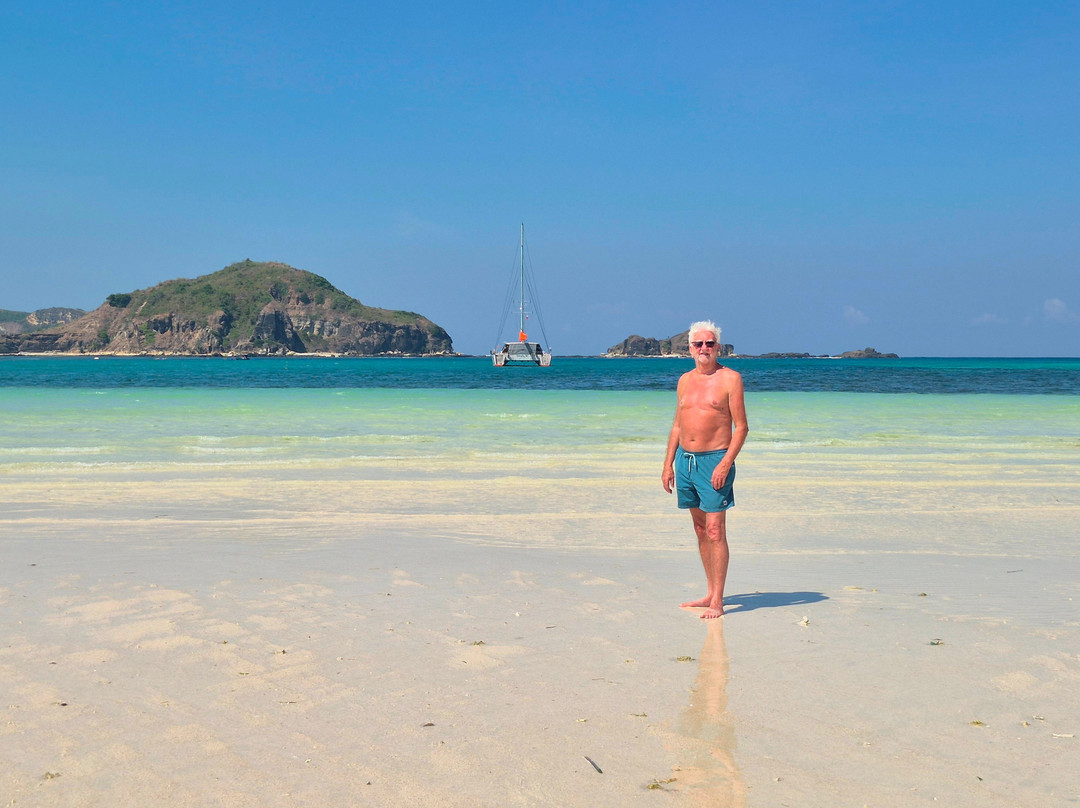 Tanjung Aan Beach-龙目岛必去景点