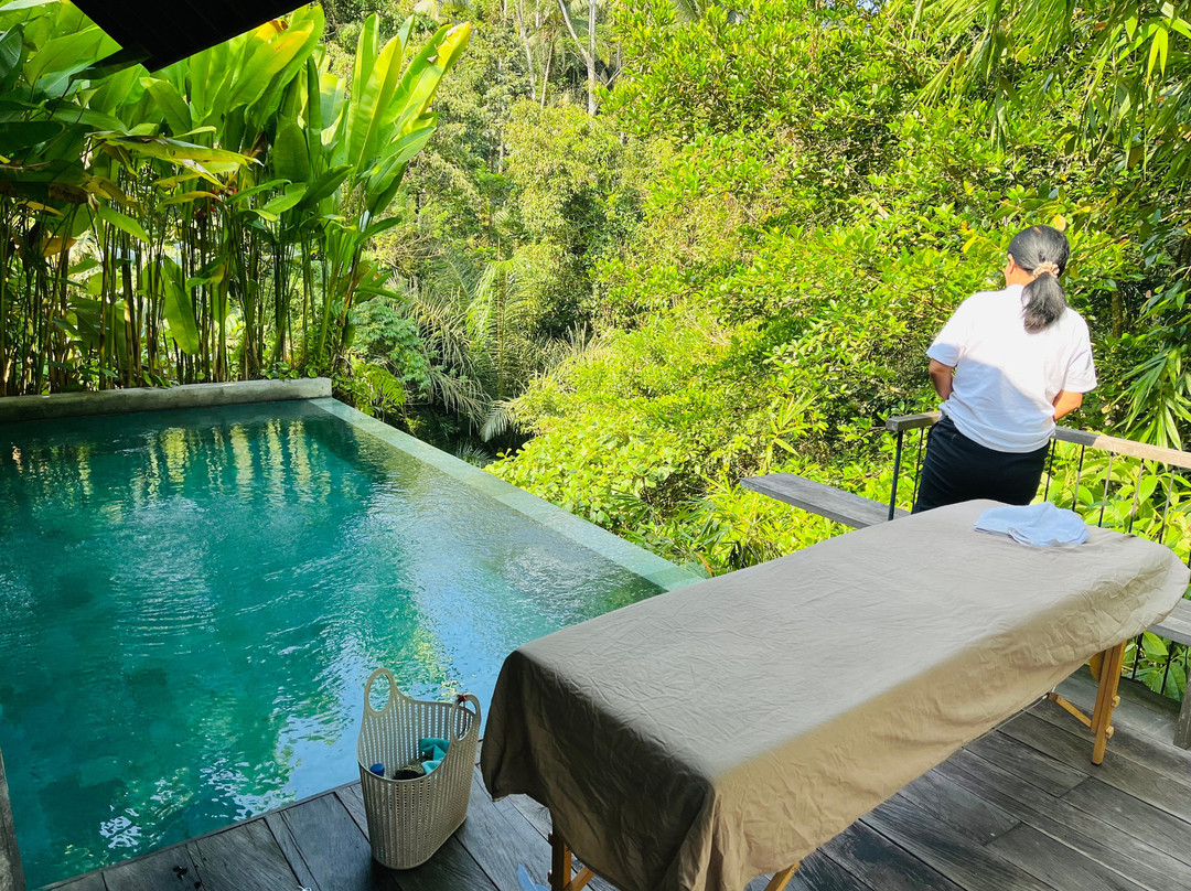 Hands of Sunitri: Authentic Balinese Massage