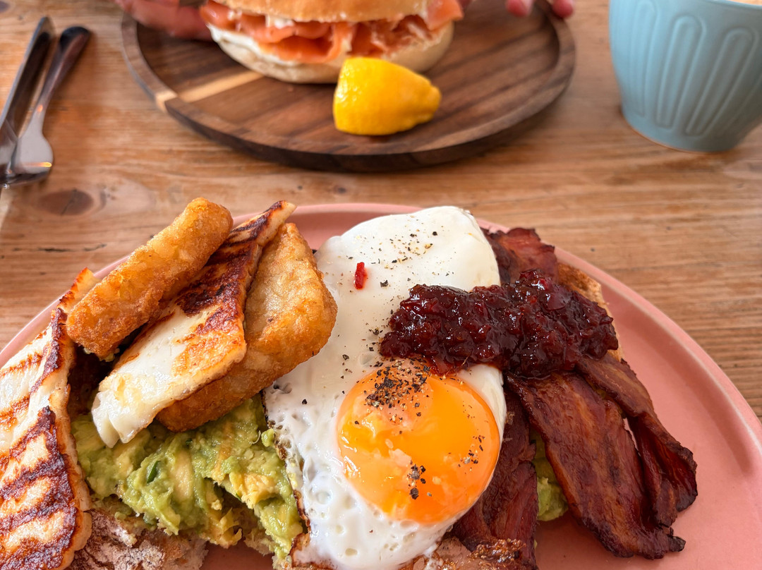 Nourish Café