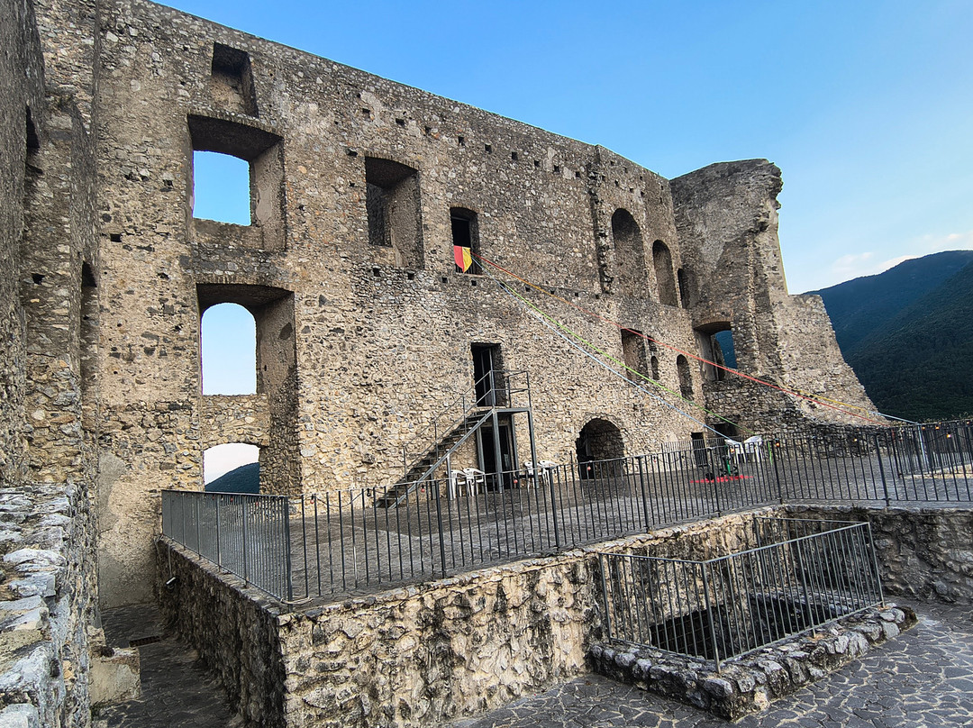 Castello Normanno-Morano Calabro必去景点