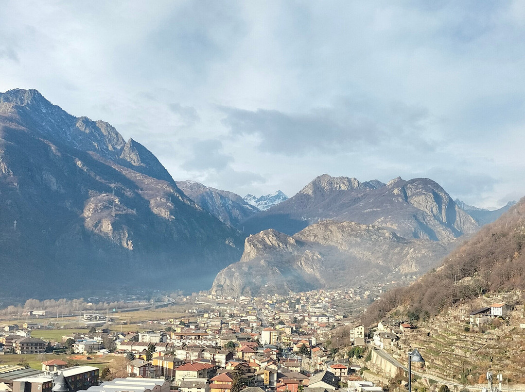 Castello Baraing-Pont-Saint-Martin必去景点