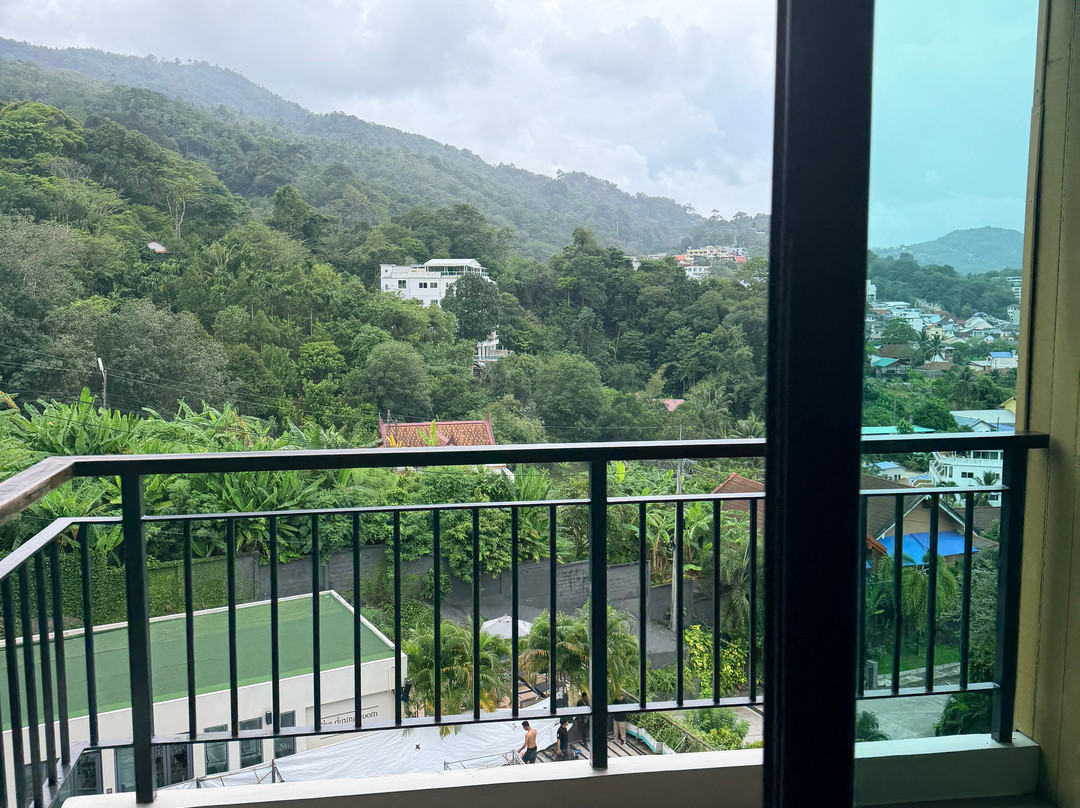 普吉岛芭东海滩天空景观度假村主图