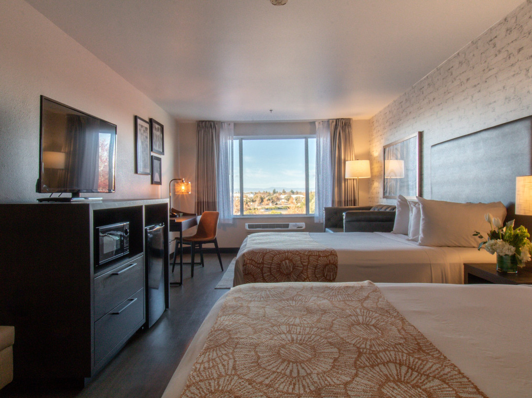 Oxford Suites Chico主图