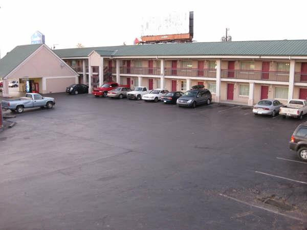 Executive Inn & Suites