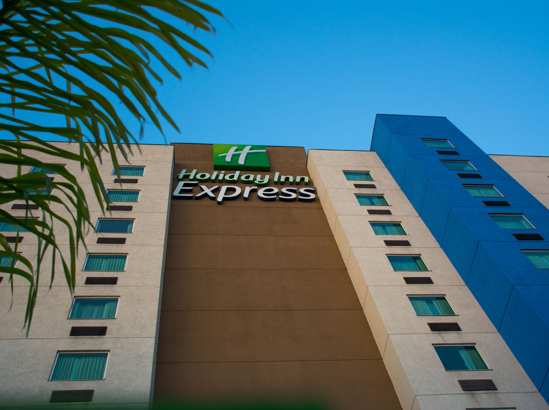 Holiday Inn Express Saltillo Zona Aeropuerto by IHG