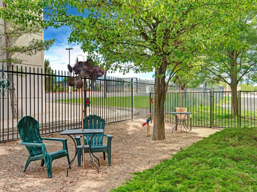 Days Inn & Suites by Wyndham Airport Albuquerque主图