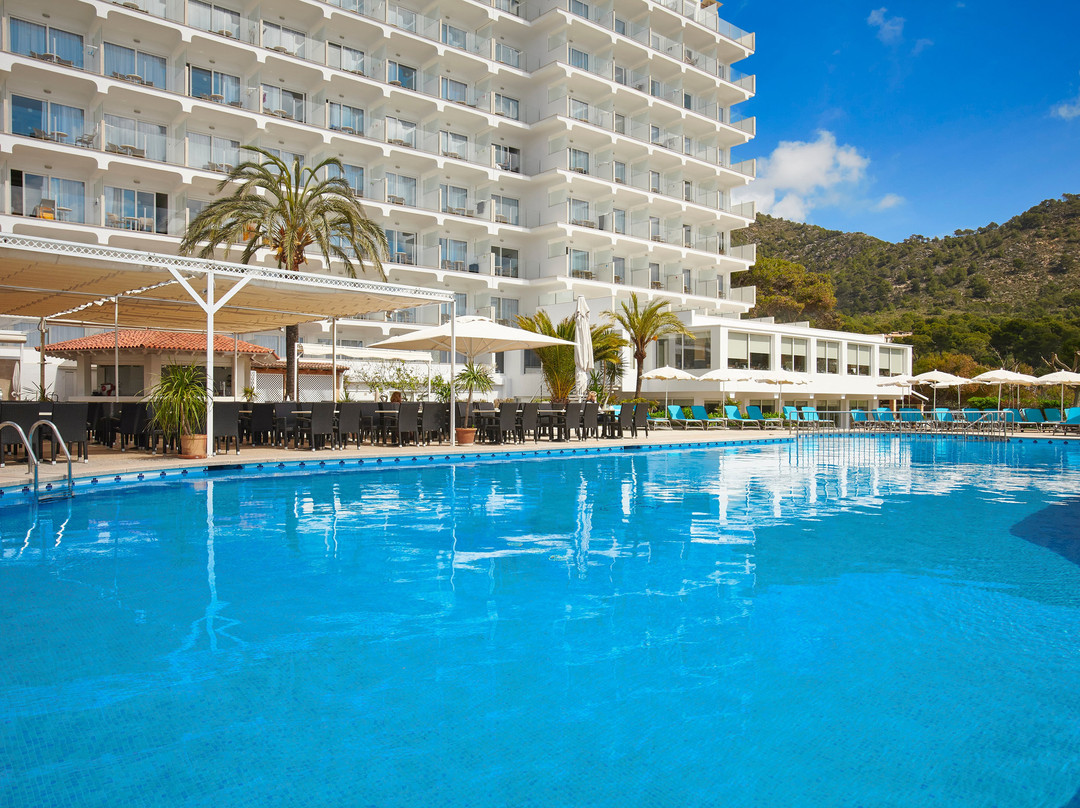 卡普德佩拉酒店住宿-Universal Hotel Castell Royal