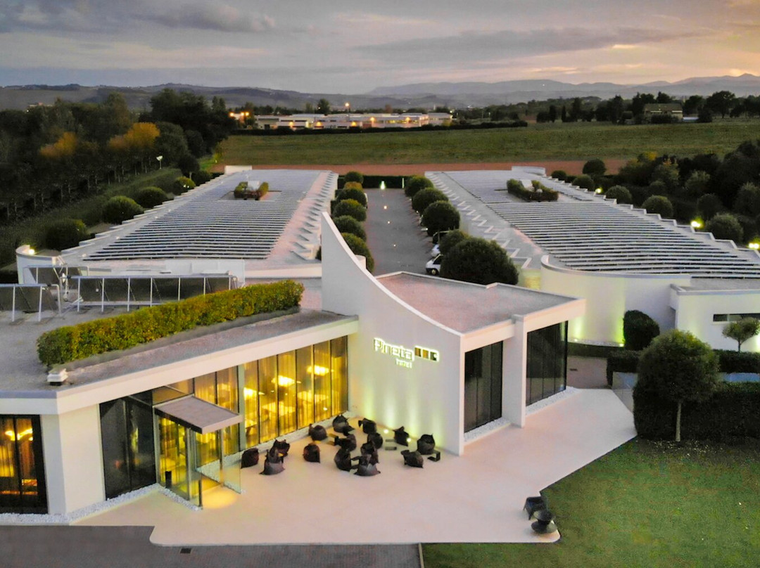 Monte San Vito酒店住宿-皮内塔酒店