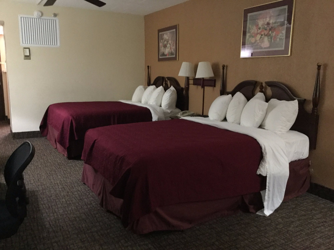 FairBridge Inn & Suites Poconos, Stroudbsurg