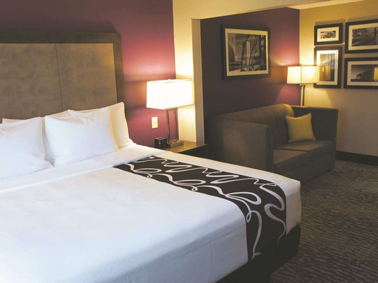 La Quinta Inn & Suites by Wyndham Kennesaw主图