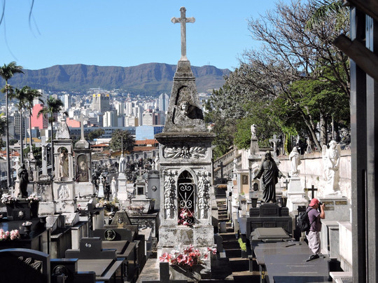 Cemitério do Bonfim-贝洛哈里桑塔必去景点