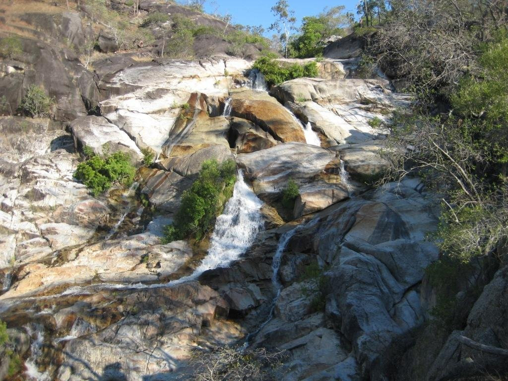 Emerald Creek Falls景点图片