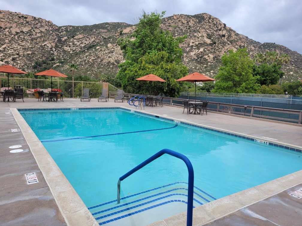 Riviera Oaks Resort And Racquet Club主图