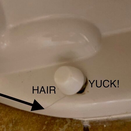 Clarion Hotel Marina & Conference Center-浴室