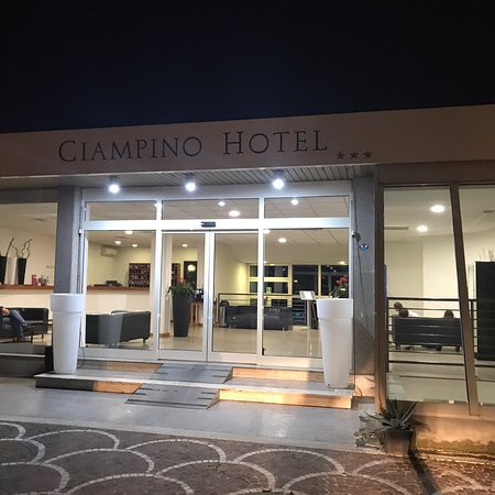 恰米皮诺酒店主图
