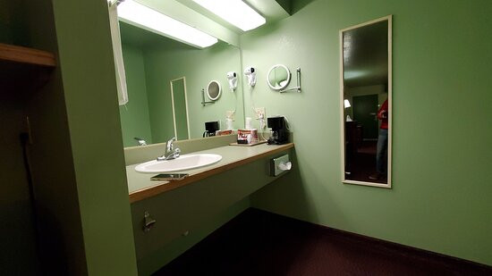 Hawthorne's Best Inn主图