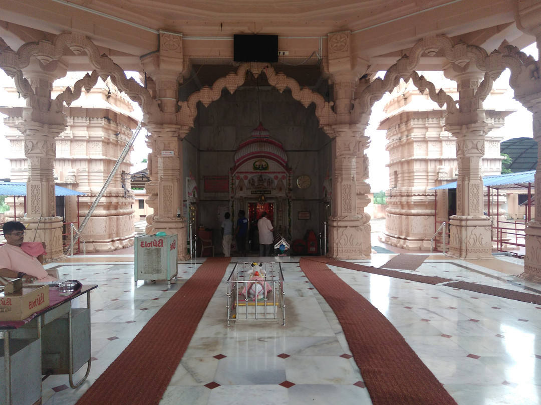 Kedareshwar Temple景点图片