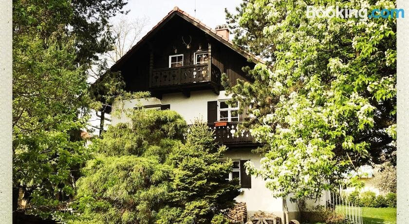 Bed Bike & Breakfast, Zimmer Innerhalb Eines Privathauses Mit Gemeinschaftsbad