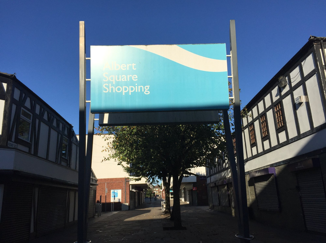 Albert Square Shopping Centre Widnes景点图片