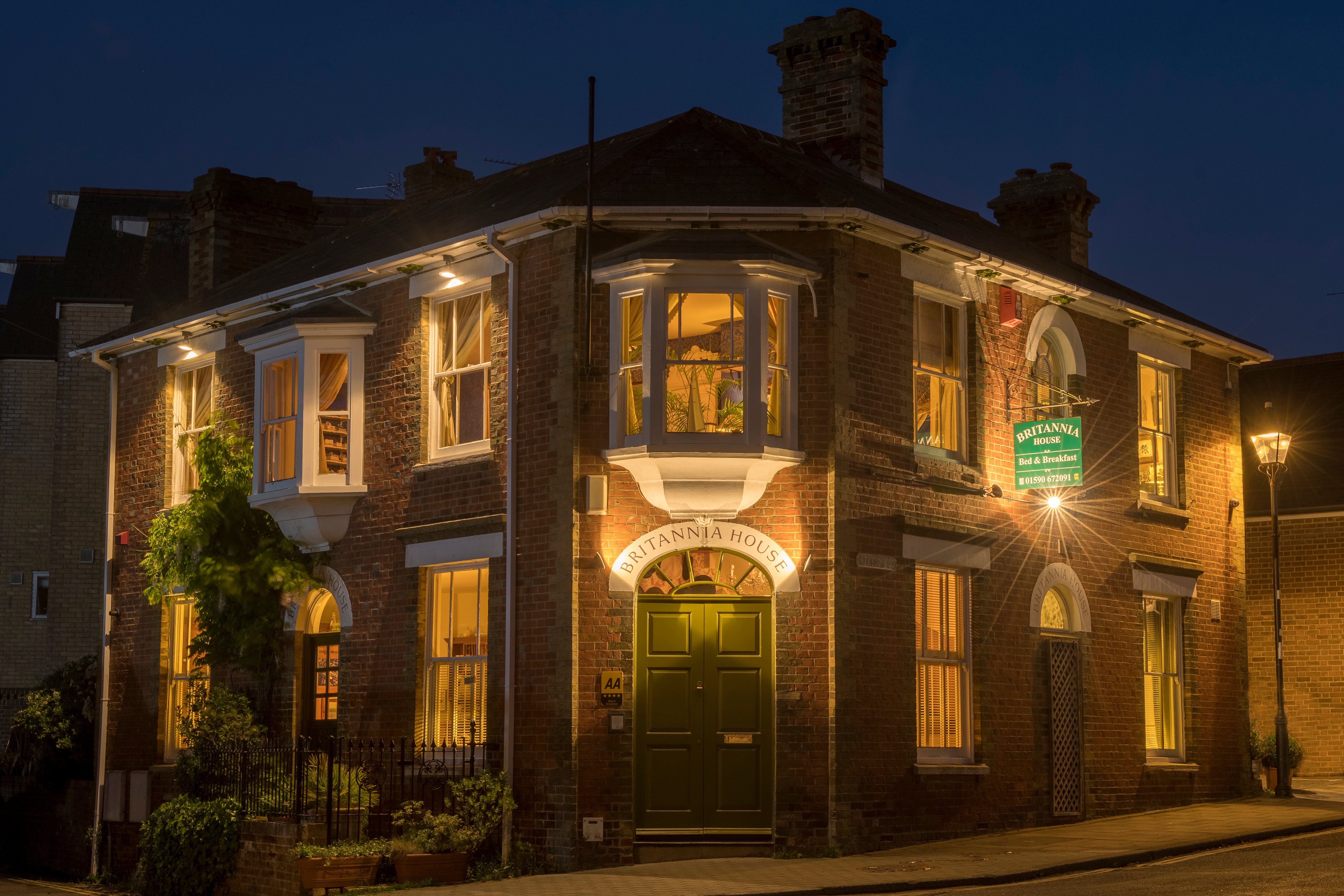 Britannia House-官方