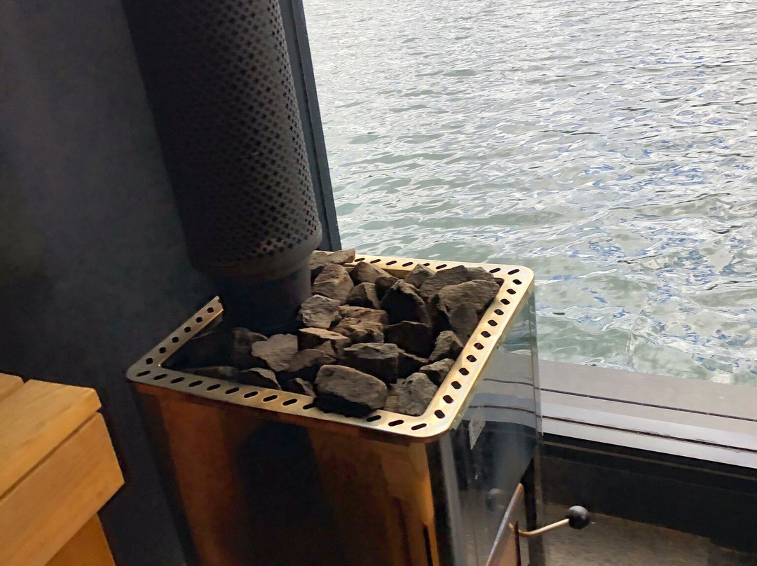 Floating Sauna Lake Derby-Derby必去景点