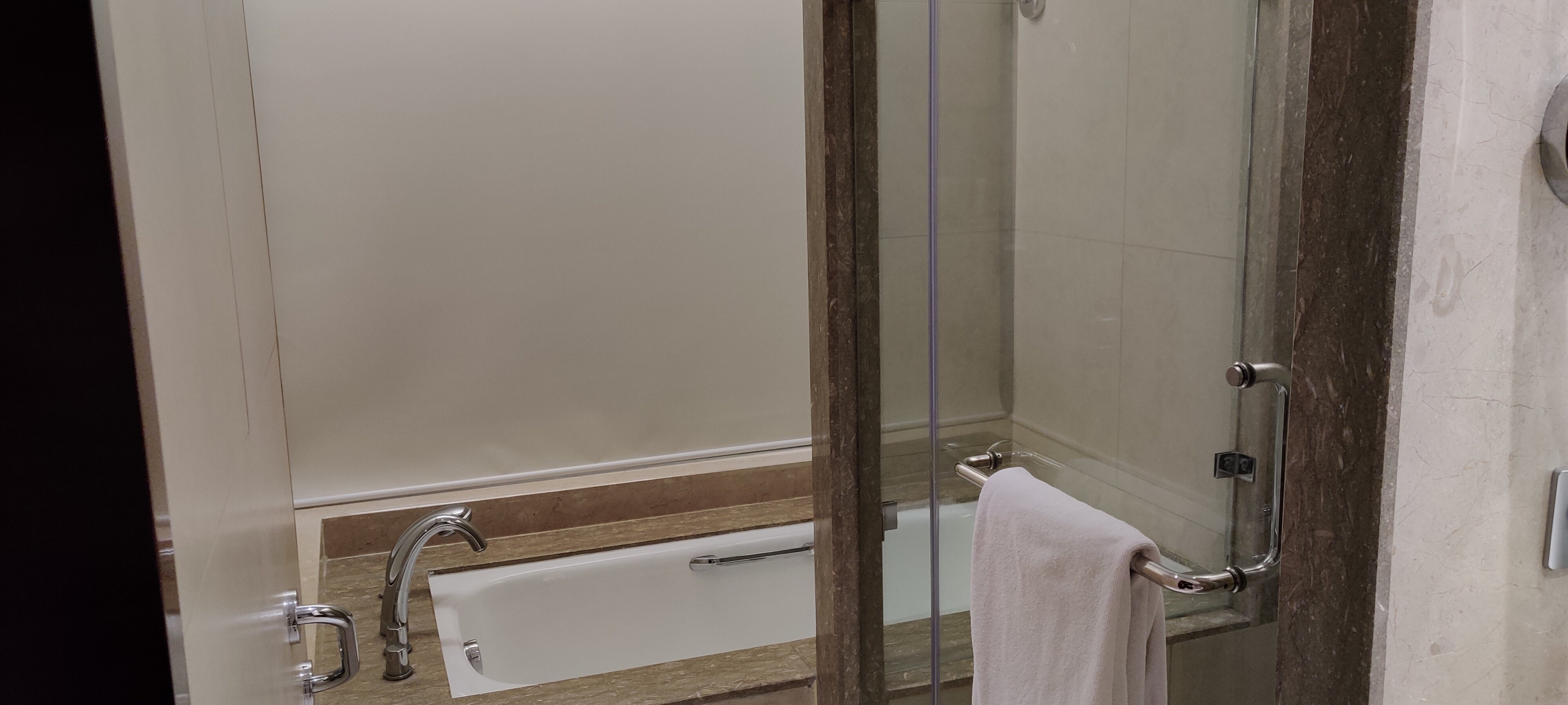Crowne Plaza Ahmedabad City Centre By IHG-浴室