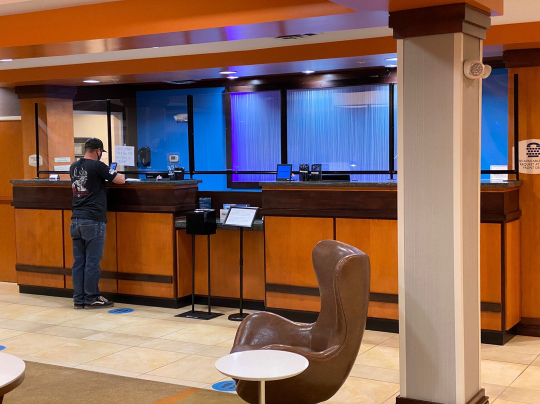 里奇菲尔德费尔菲尔德旅馆&套房酒店主图