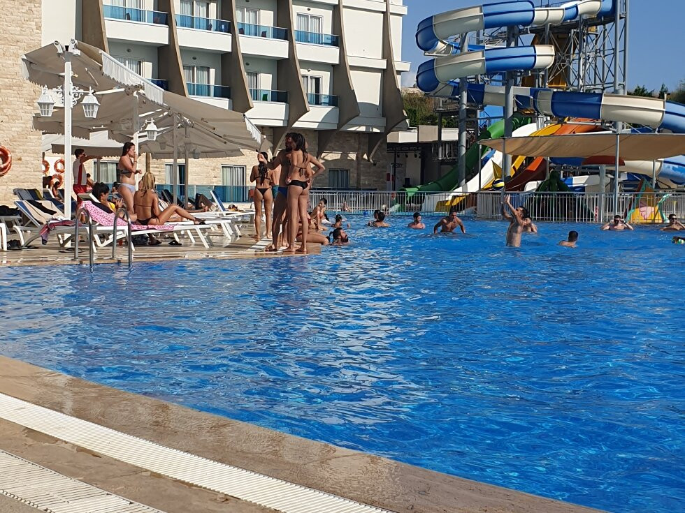 Ramada Resort Side主图