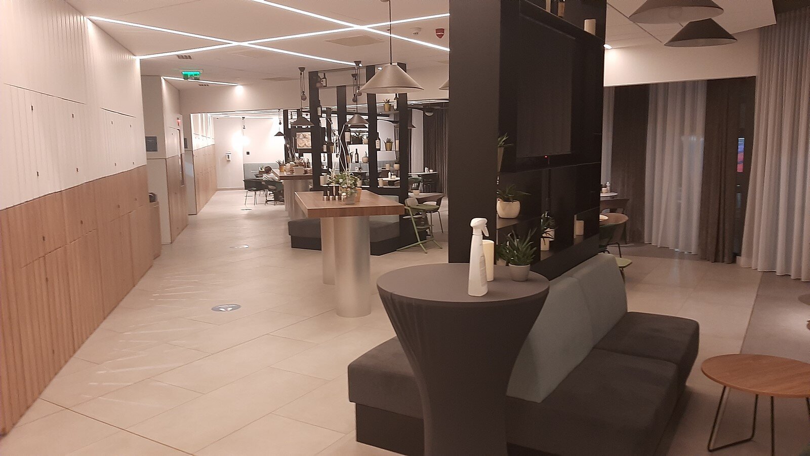 Hilton Garden Inn Bucharest Airport-餐饮