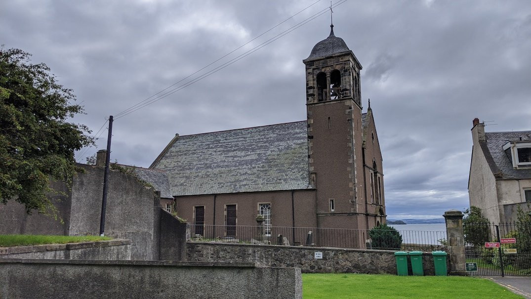 Kinghorn Parish Church and Graveyard景点图片