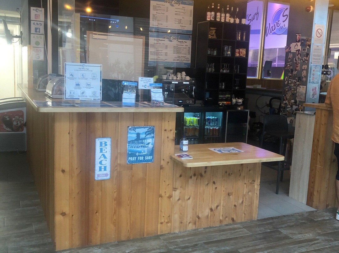 Wave Surf Café景点图片