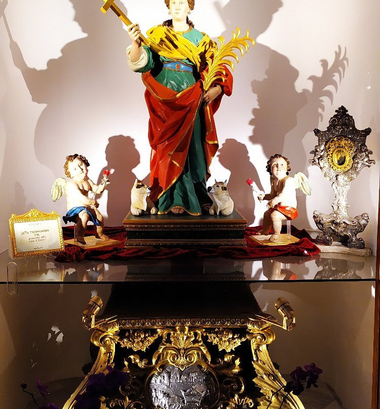 Basilica di Santa Trofimena景点图片