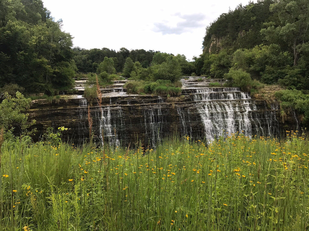 Thunder Bay Falls-加利纳必去景点