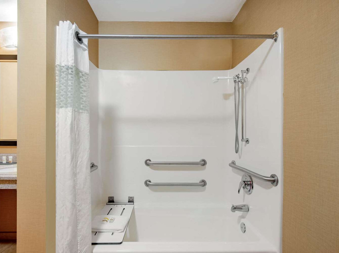 La Quinta Inn & Suites by Wyndham Bel Air/I-95 Exit 77A主图